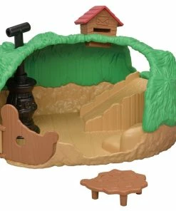 Sylvanian Families Baby Hedgehog Hideout